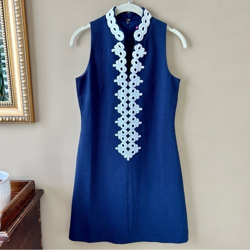Lilly Pulitzer Navy Blue Callista Ottoman Shift Dress White Lace Trim Size XS - Picture 3 of 13